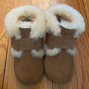 LL Bean Baby/Toddlers' Wicked Good Slippers, Brown Shearling size 5/6